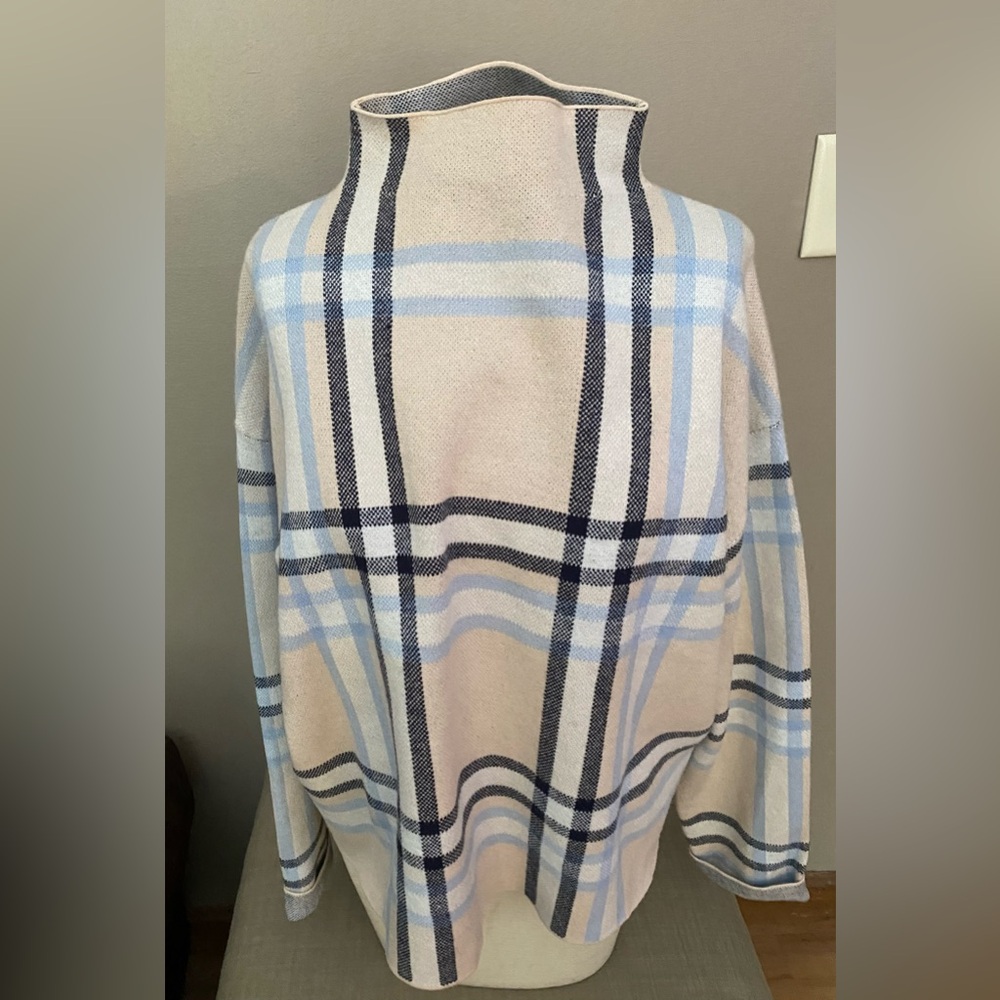 Plaid sweater shirt size L